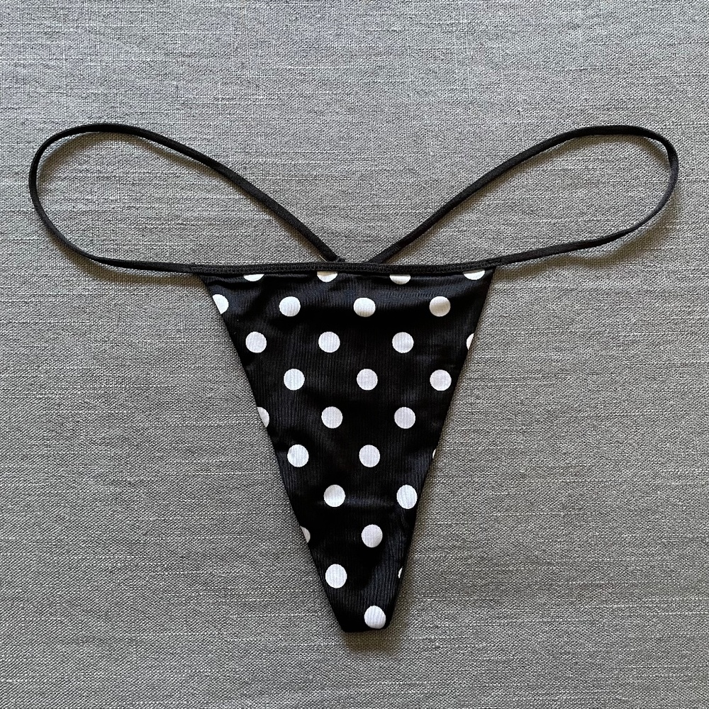 Victoria’s Secret Very Sexy Polkadot V-String